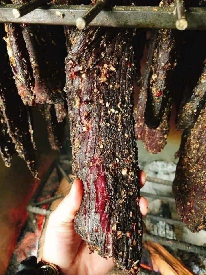 500g Thịt lợn gác bếp, thịt lợn sấy Tây Bắc kèm chẩm chéo xịn xò, hàng chuẩn xịn 100%, lợn tươi ngon, thịt heo sấy thơm lừng mắc khén, hạt dổi, thịt lợn sấy khô chuẩn vị tây bắc làm đồ nhậu, quà biếu