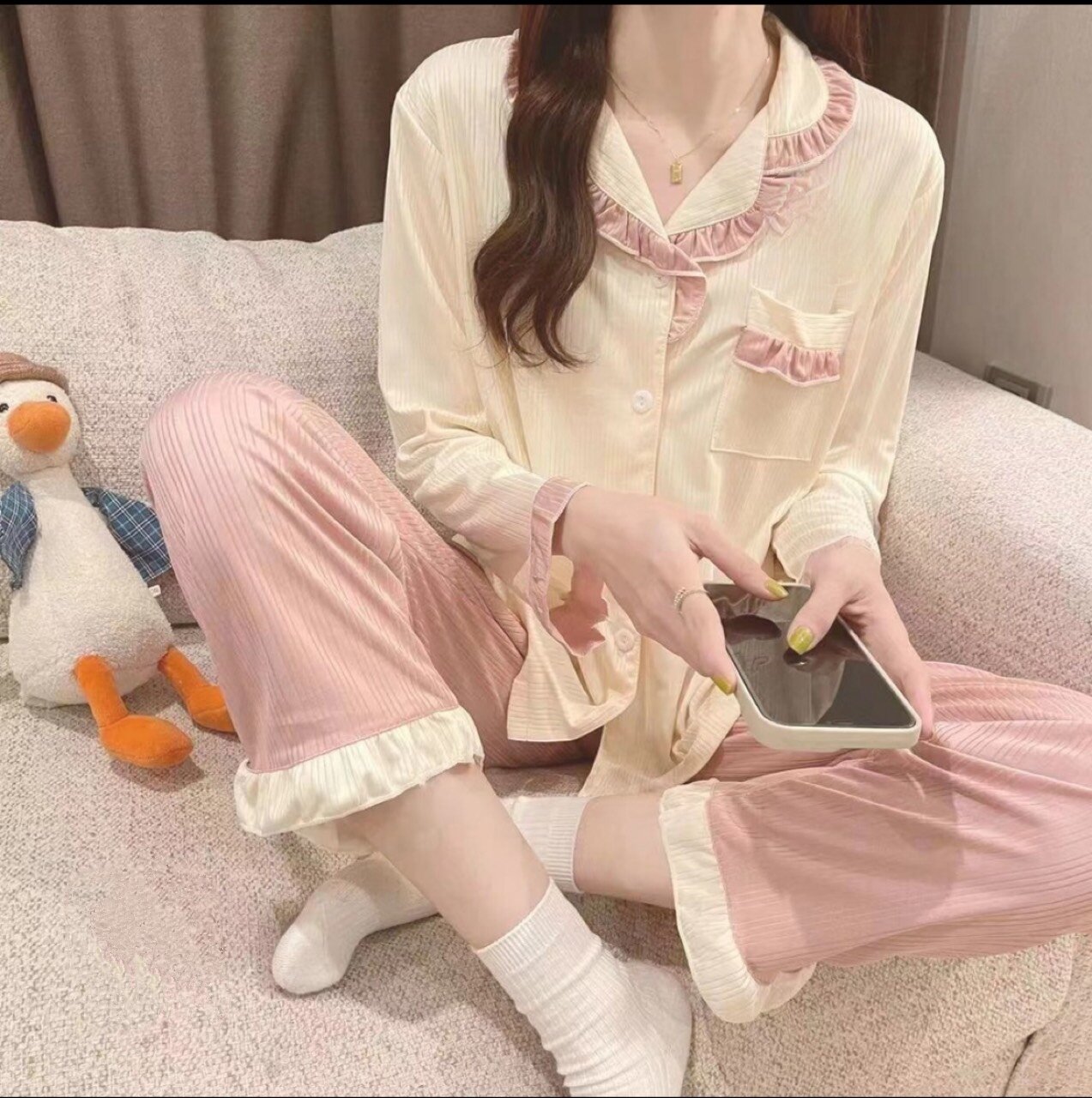 Bộ Pyjama xốp gân tay dài quần dài.