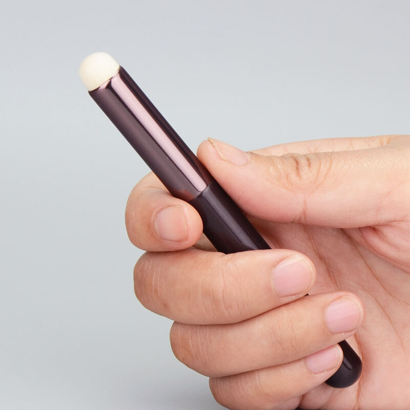 Hàn Quốc Kumo Lip Brush Mini Đa Năng Kem Che Khuyết Điểm Môi Nở Bàn Chải Thương Châu Màu Trắng Tinh Khiết Cọ Trang Điểm nhập khẩu