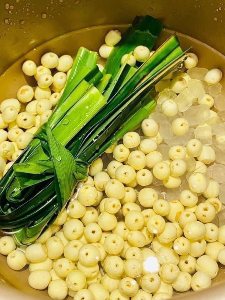 Hạt sen tươi Huế 1kg
