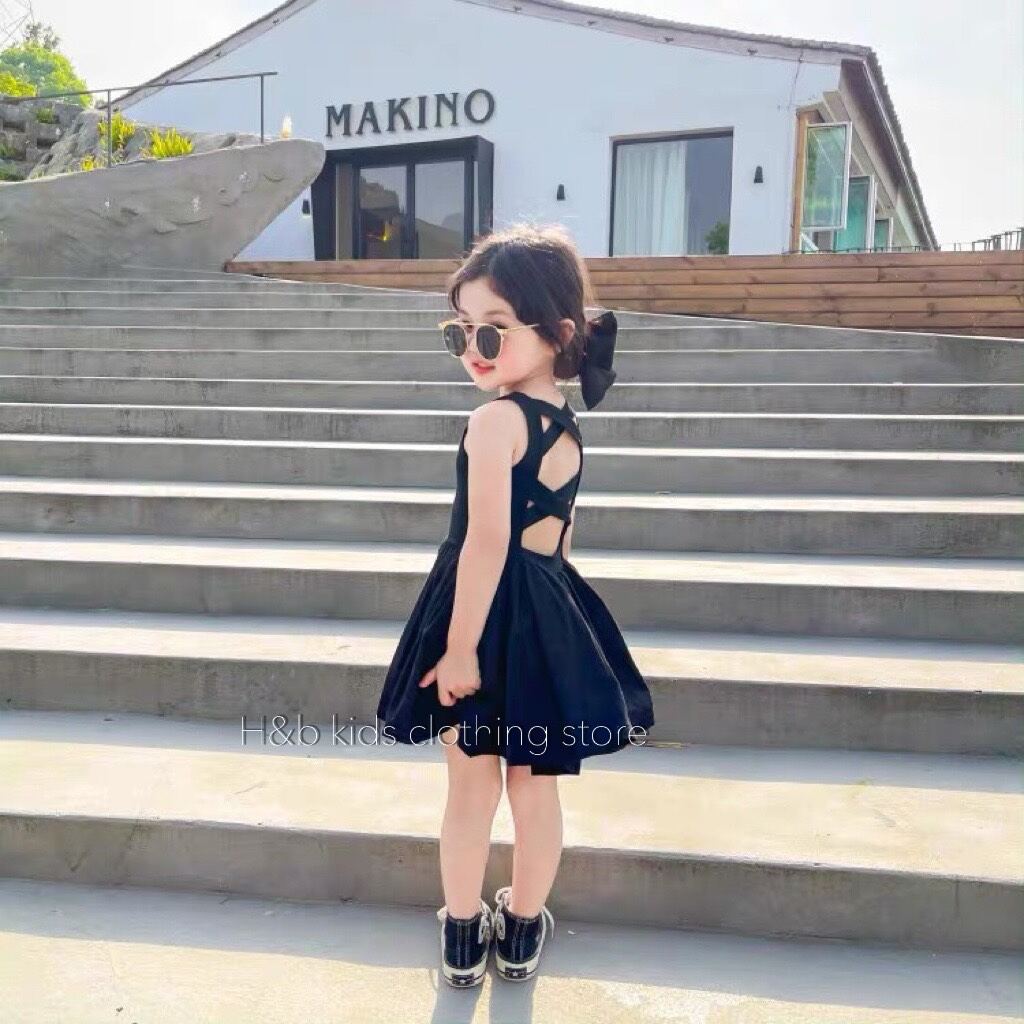 Váy thiết kế cho bé gái
