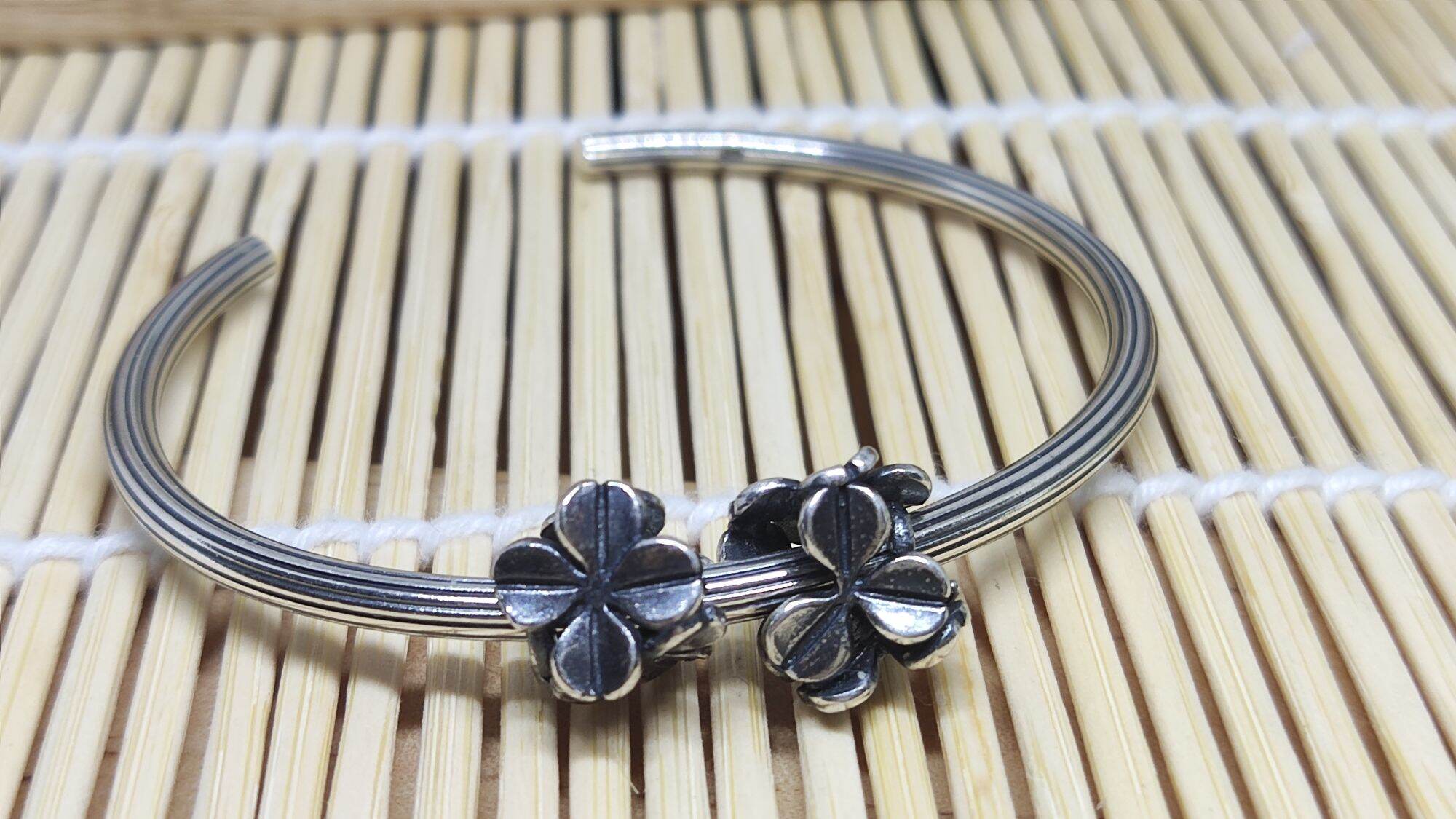 GauBee Charm bạc 925 cỏ tb