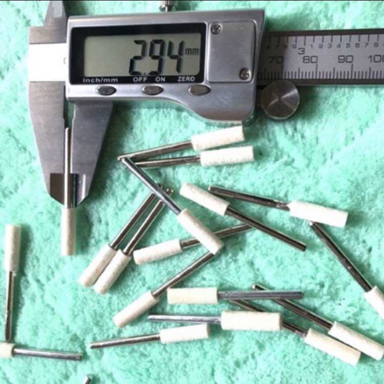 Trụ nỉ đánh bóng 4mm cán 3mm