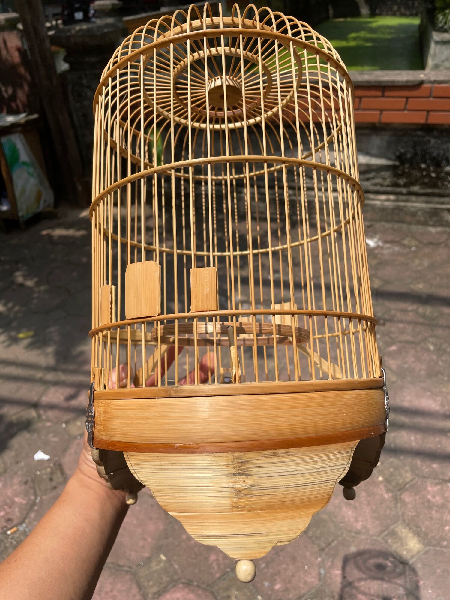 Lồng khuyên chợ nan khít