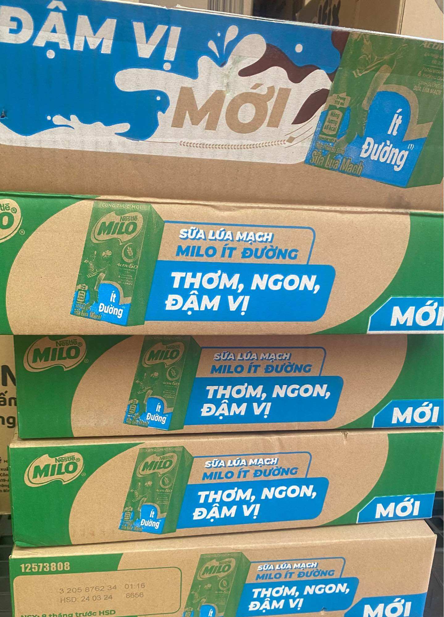 Thùng 48 hộp milo ít đường 180ml [Date mới]