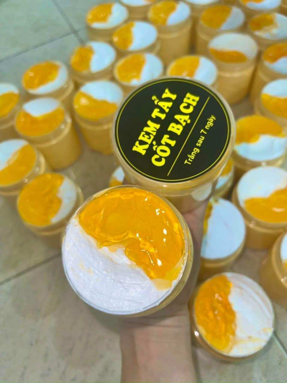 Kem cốt tẩy mạnh siêu trắng