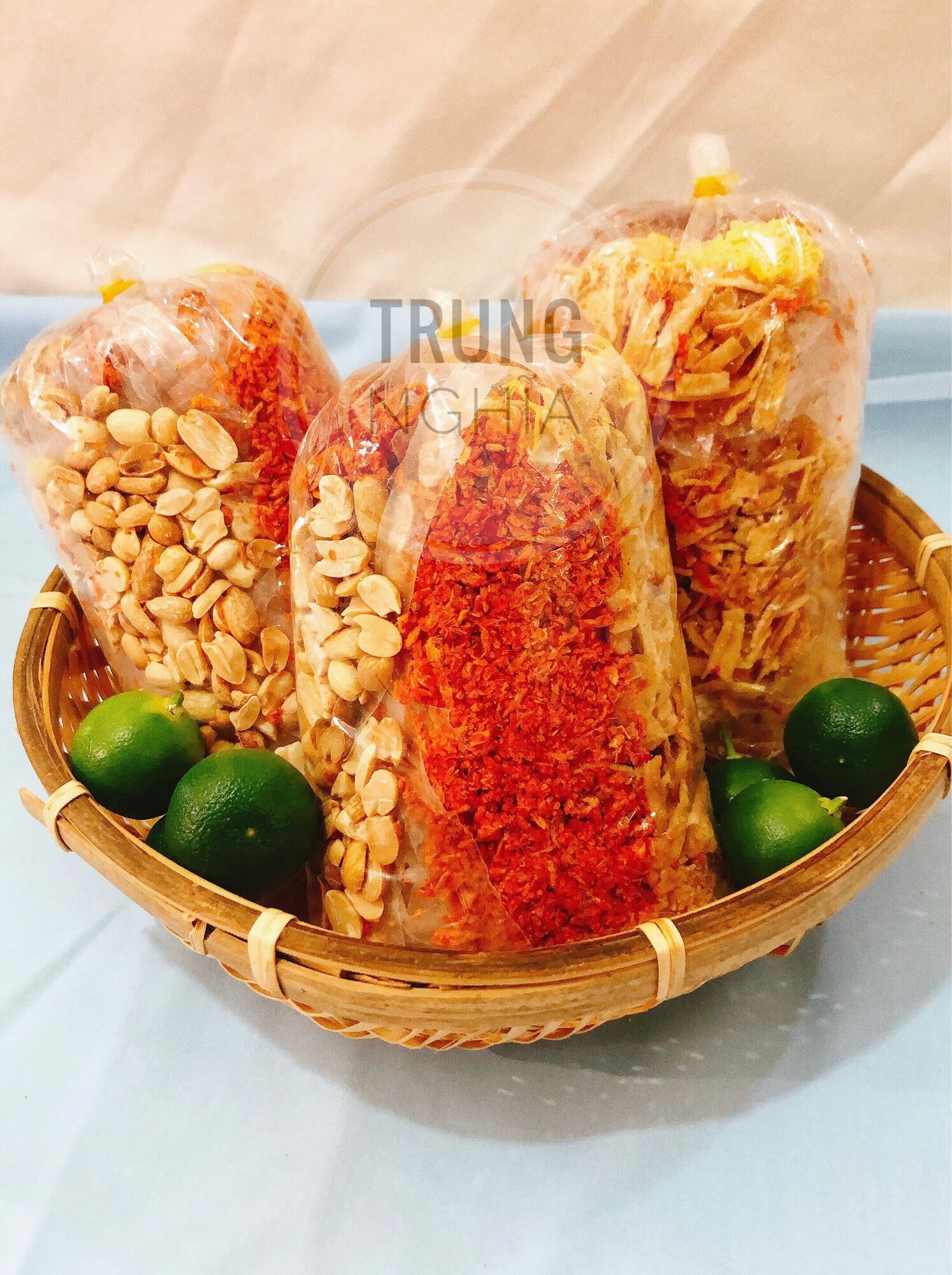 Bánh tráng trộn thập cẩm - trung nghĩa