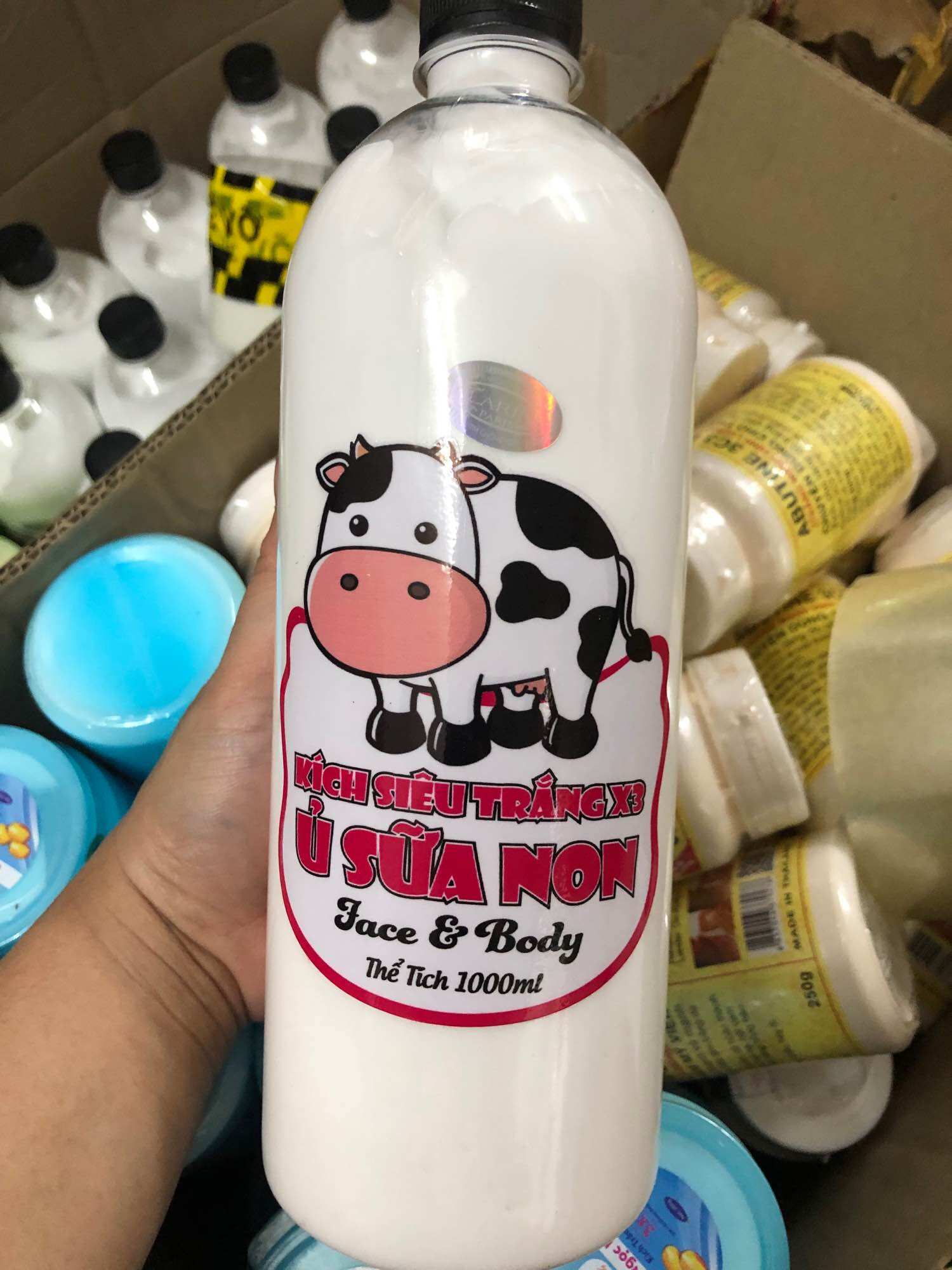 Sữa non ủ trắng da chai 1000ml, sữa bò non ủ trắng da