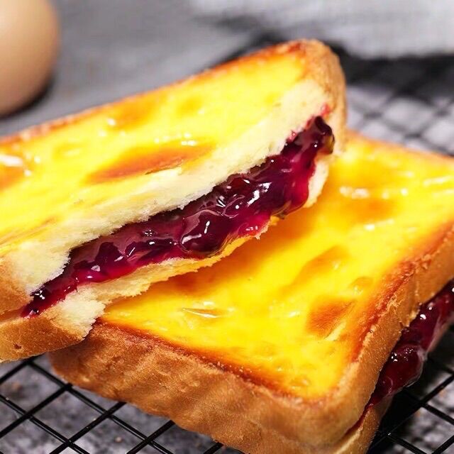 Bánh Mì Phomai Việt Quất