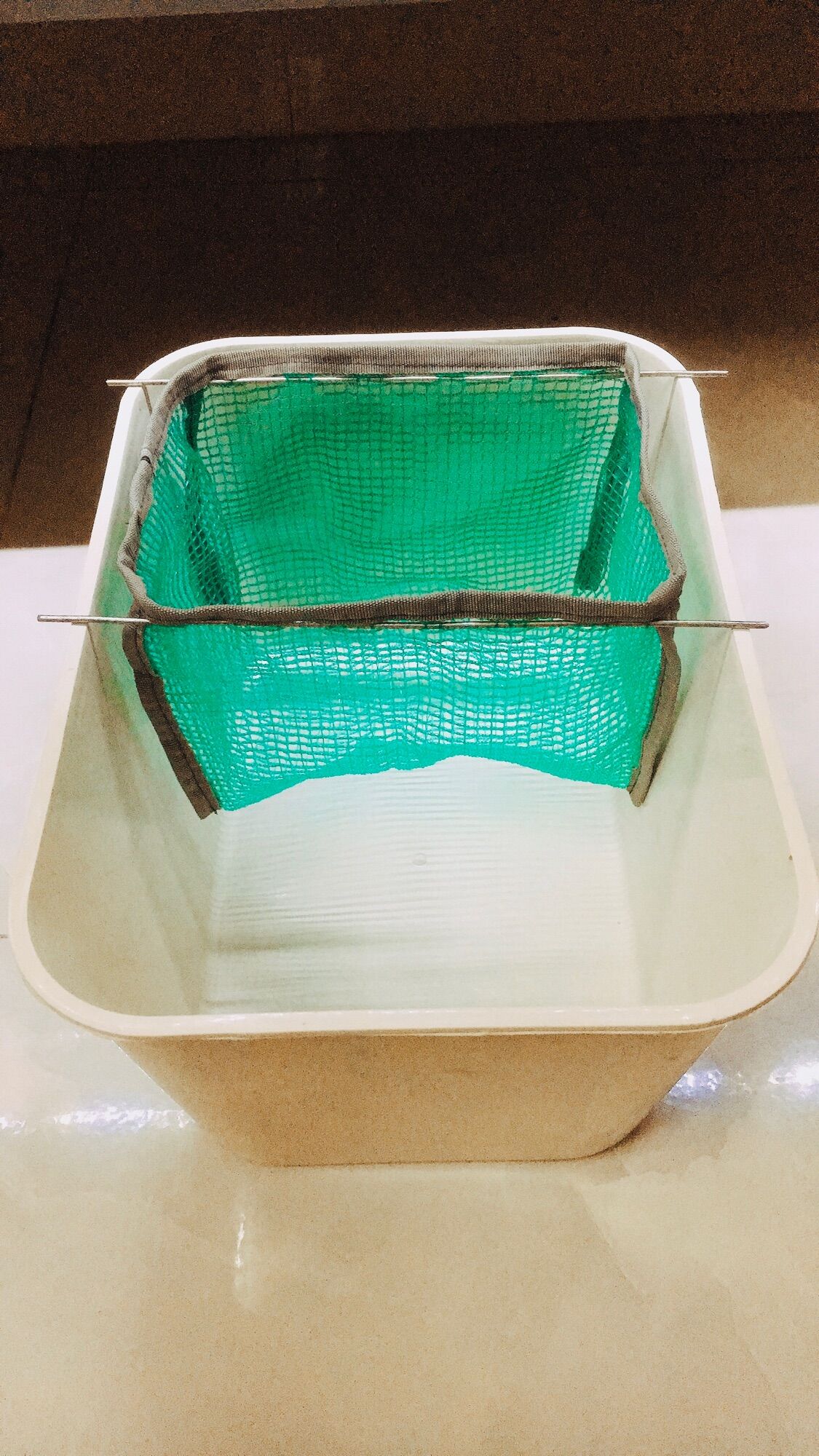 Lồng đẻ cá Guppy, cá cảnh dùng cho khay 7Lít