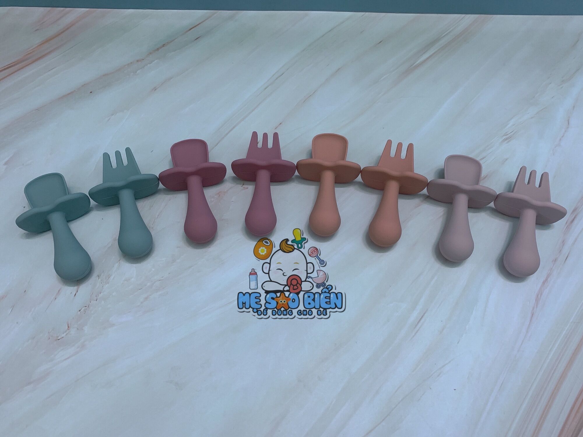 Set thìa nĩa silicon chống hóc cho bé