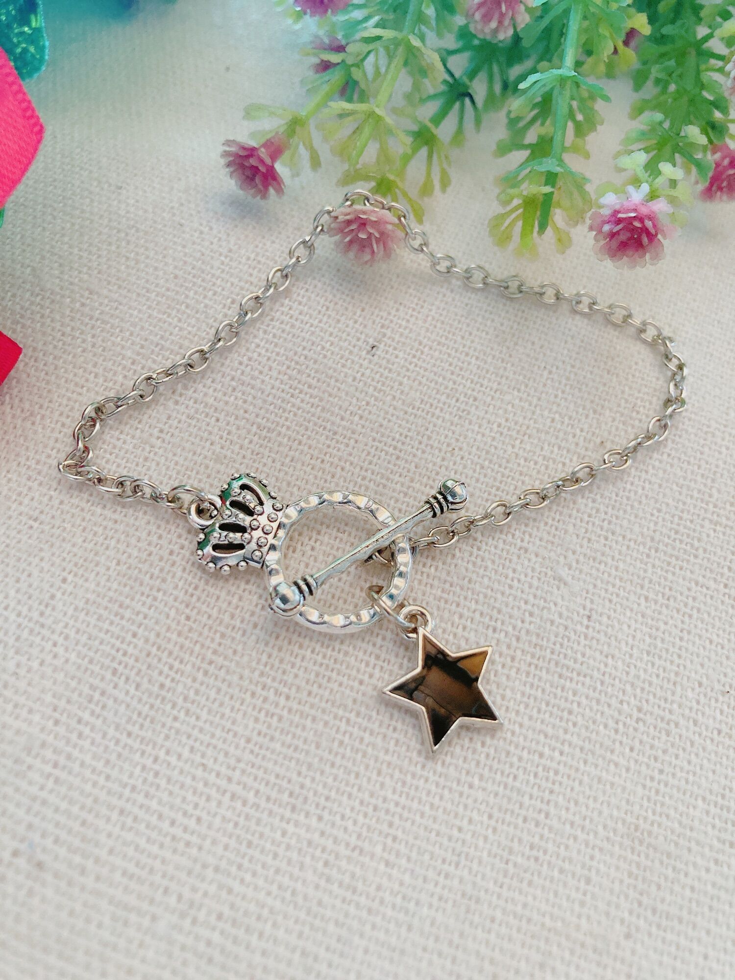 Lắc tay handmade nữ xinh xắn nhiều hình cute,đa dạng mẫu mã, chất lượng đảm bảo và cam kết hàng đúng mô tả.