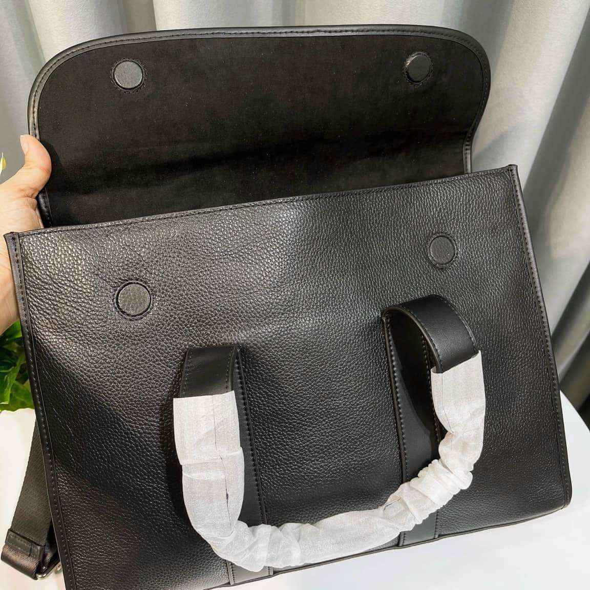 ✨✨cặp da GOTHAM PORTFOLIO✨✨C5318
xịn sò