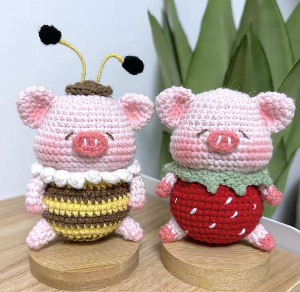 Móc khoá heo con bằng len các loại