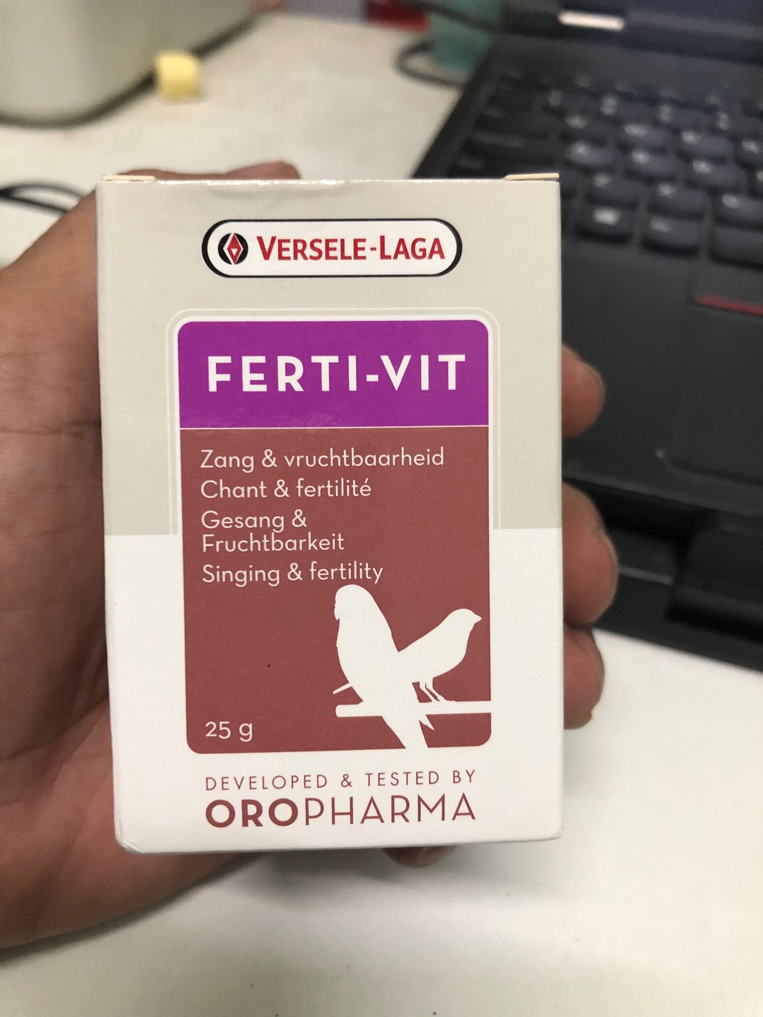 Ferti-vit vitamin kích cồ cho vẹt, yến hót, finch hủ 25g