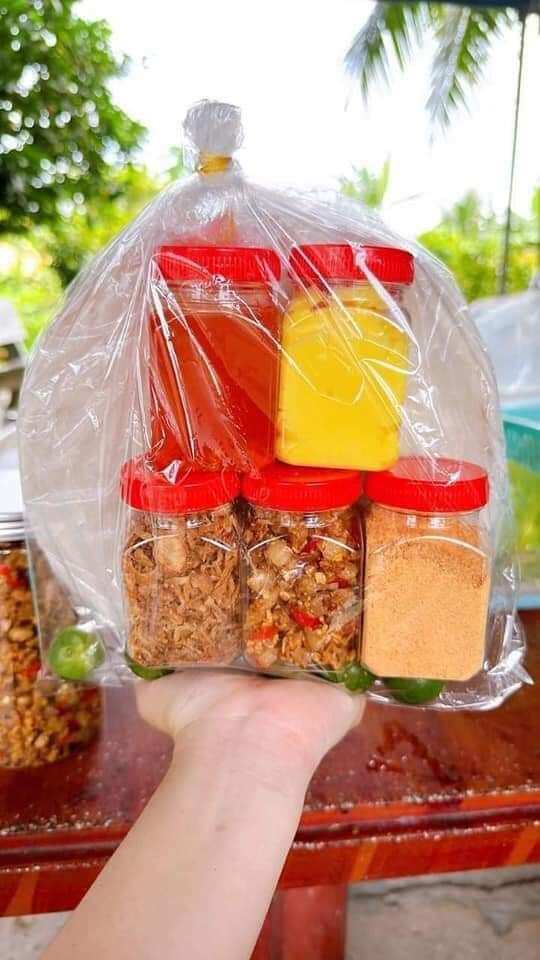 Combo 500g bánh phơi sương,tóp mỡ,bơ,ớt rim,hành phi,muối tôm