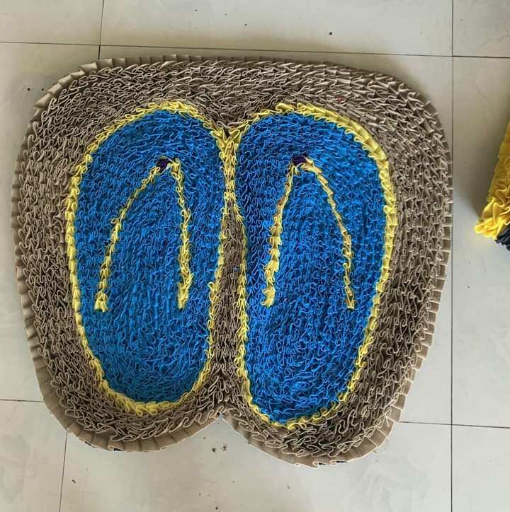 Thảm lau hình đôi dép dễ thương. kích thước 55cm