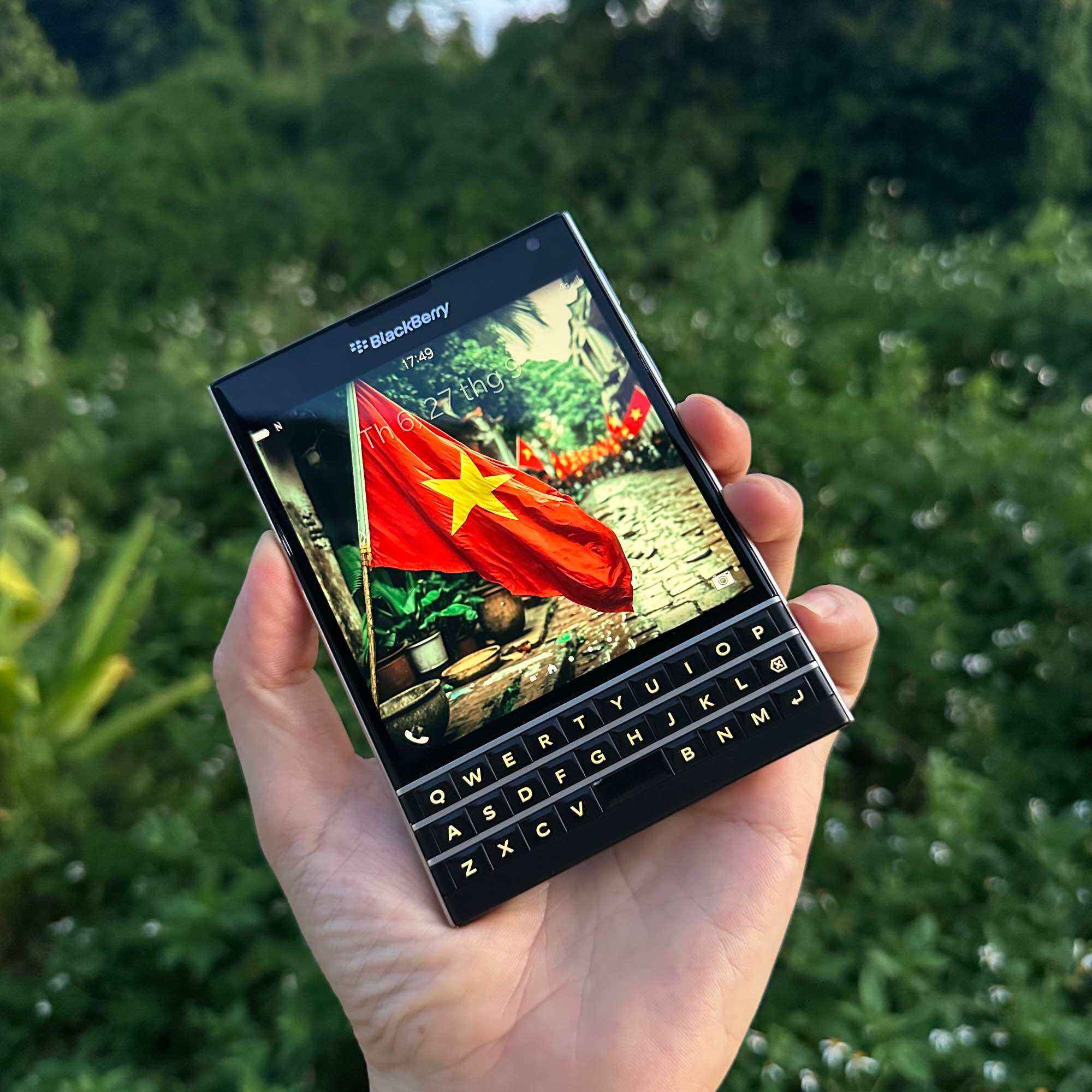 Điện Thoại Blackberry Passport