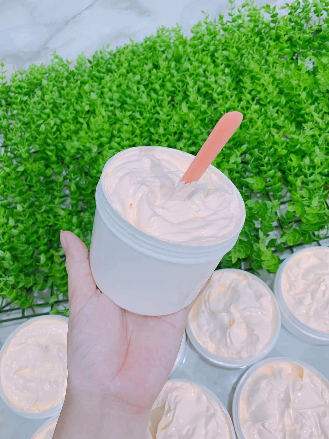 Kem body siêu trắng da