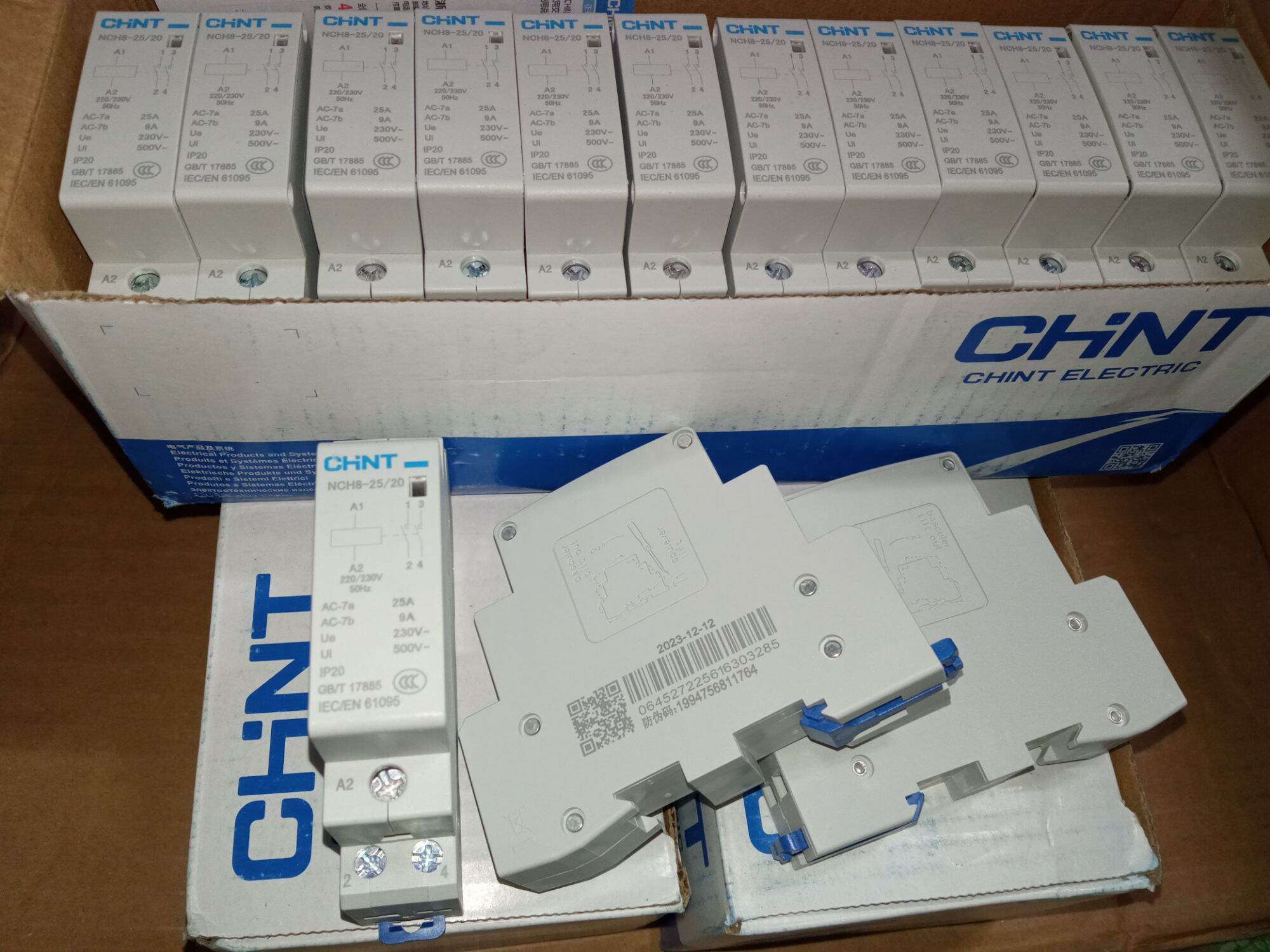 Contactor - khởi động từ chint , nch8 . 2 cực 1pha - 220v