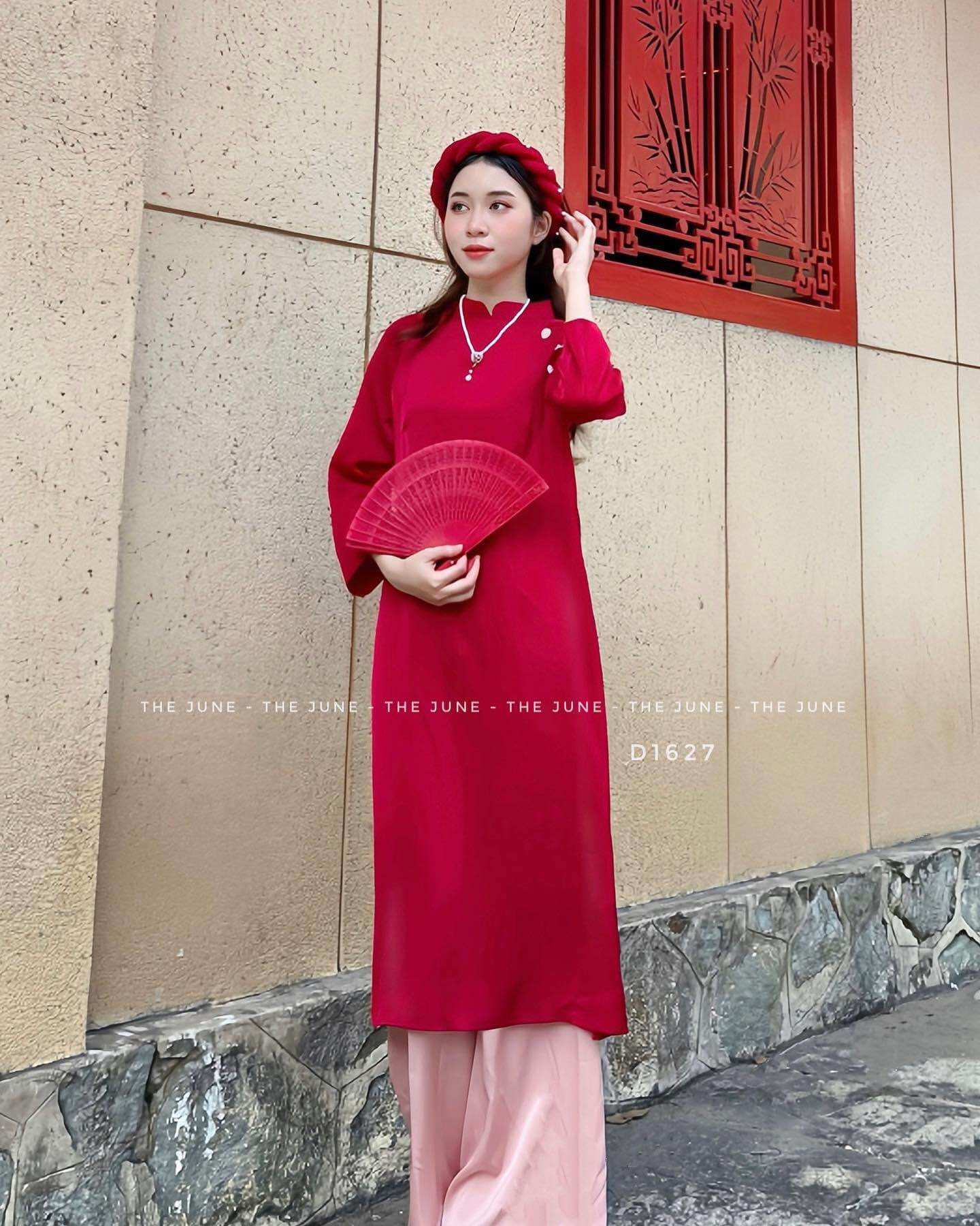 Áo Dài Tết Kèm Mấn Cổ Điển