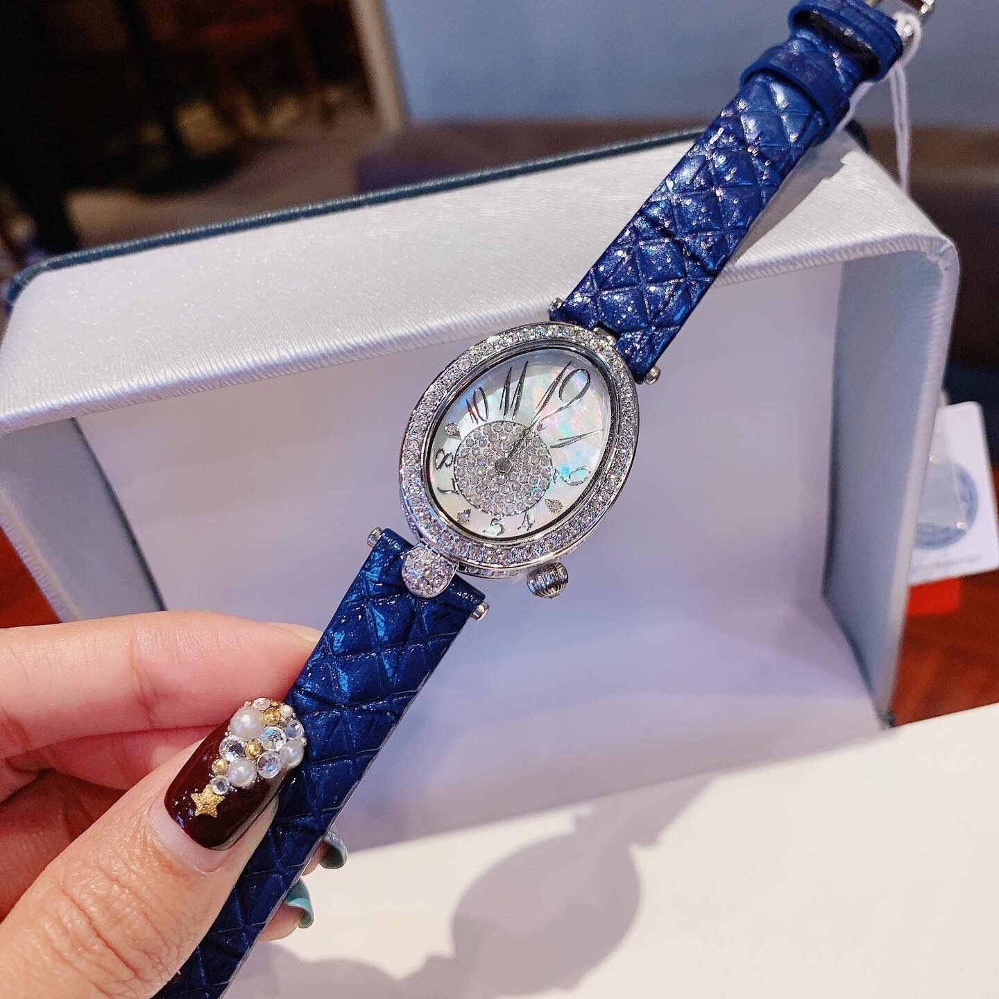 Đồng Hồ Davena Mặt Oval Xanh Oval