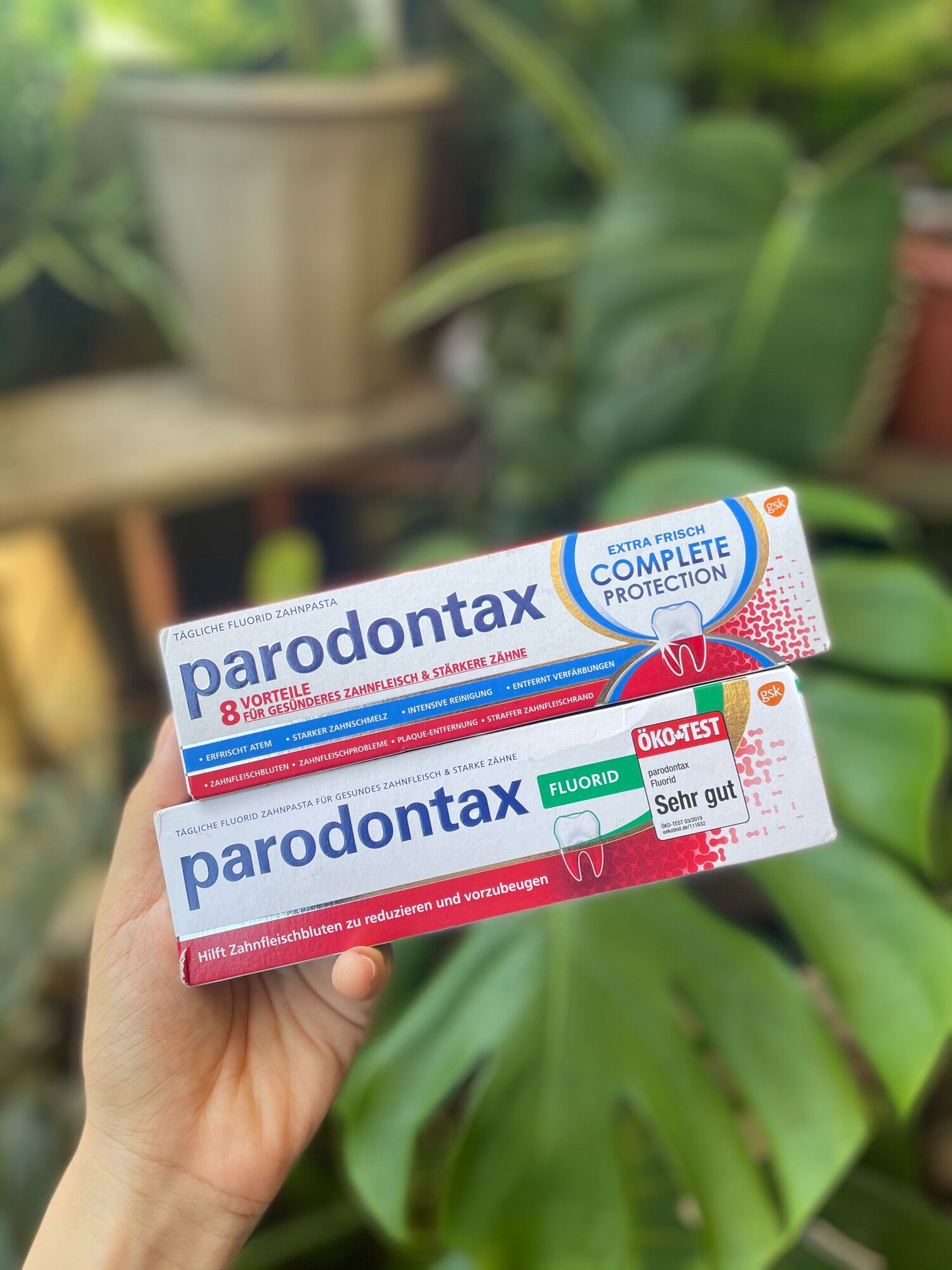Kem đánh răng parodontax thảo dược 75ml