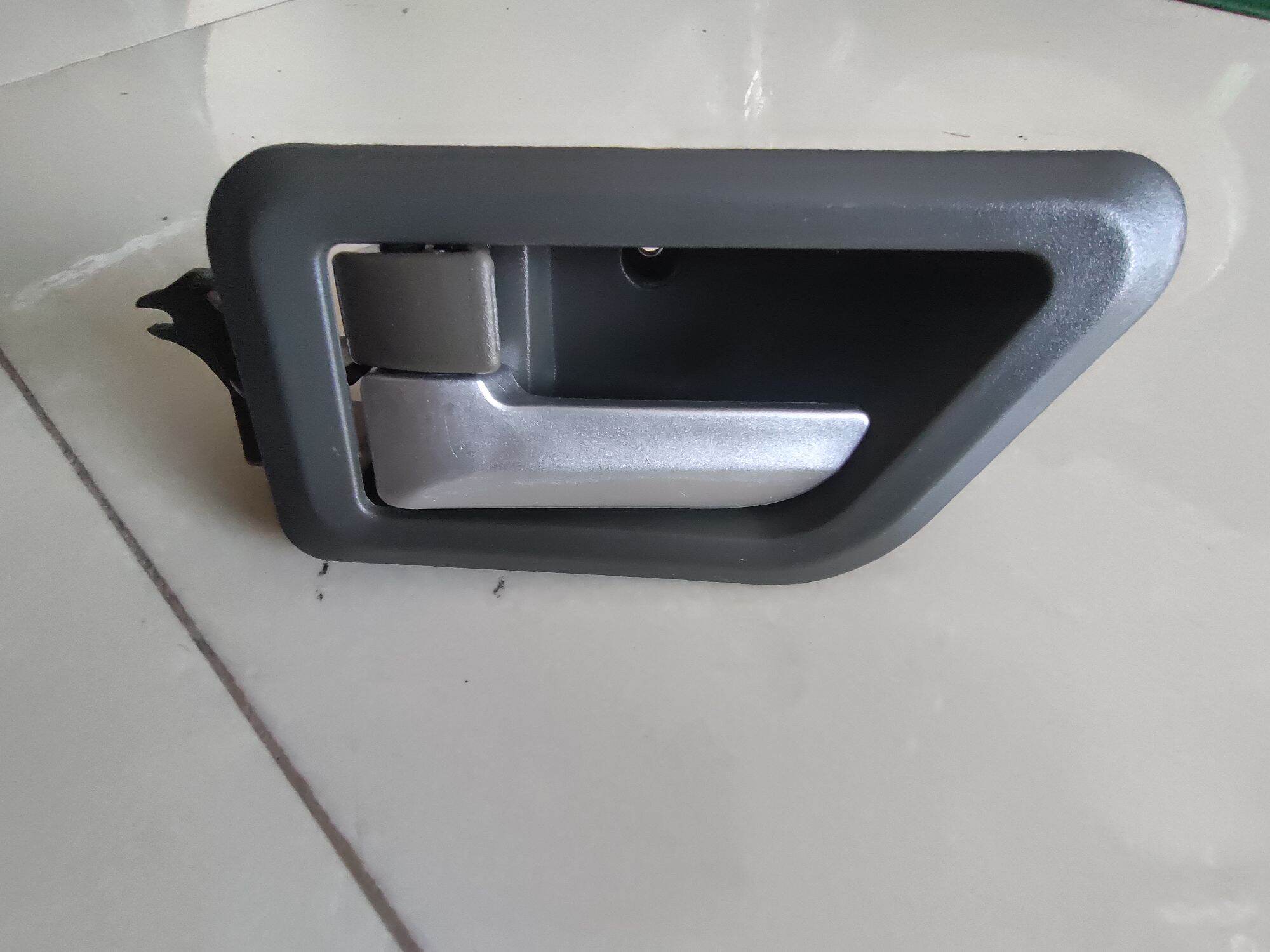 Tay mở cửa trong shacman m3000 trái l