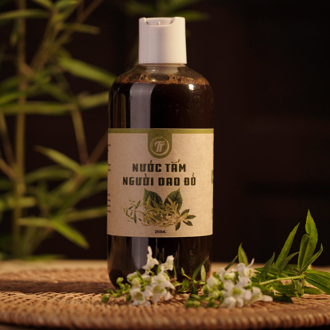Nước tâm người dao đỏ