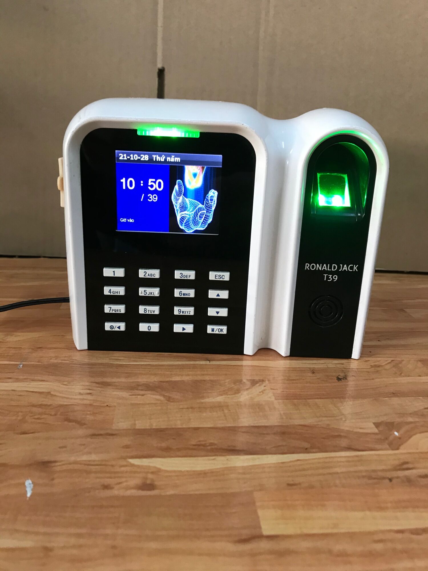 Máy chấm công RONAL JACK