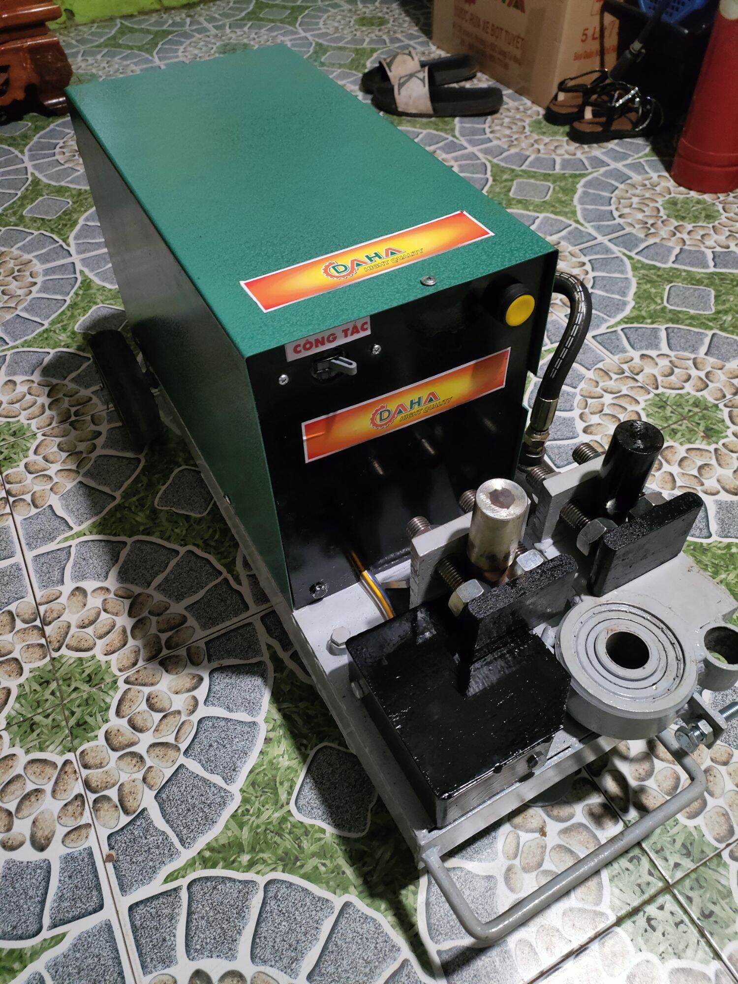 Máy bẻ sắt thủy lực