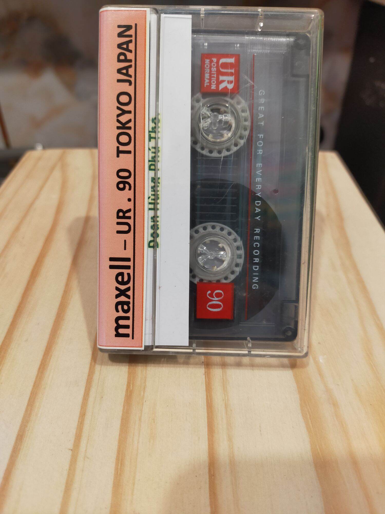 1 băng cassette Maxell ur liên khúc Tuấn Vũ( lưu ý: đây là băng cũ