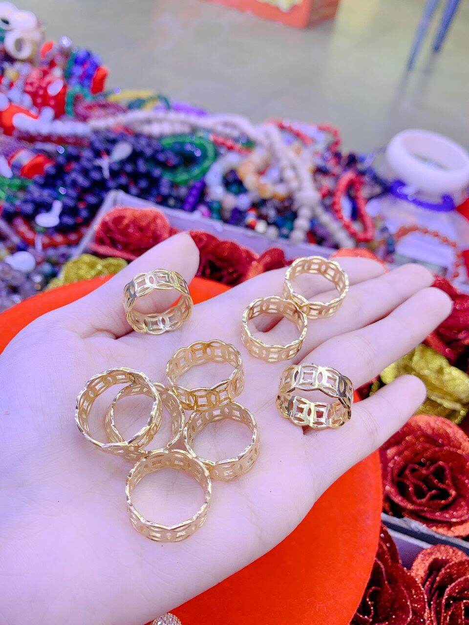 Nhẫn kim tiền không đen