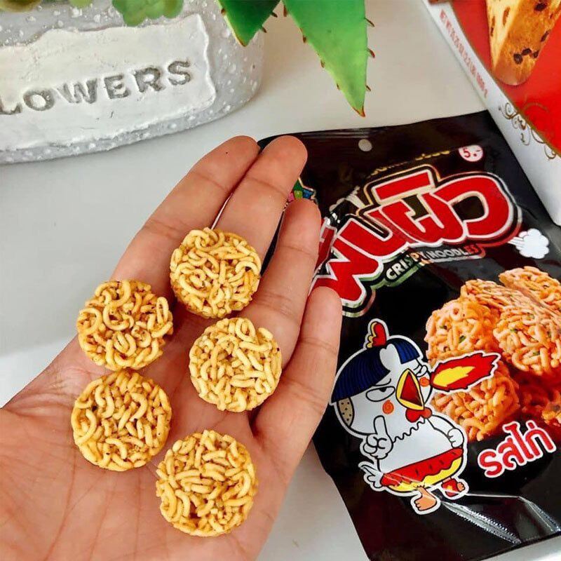 Mì viên đen thái lan gói 38gram. Mì viên đen ăn sống thái lan, mì ăn sống thái lan, mì đen dạng viên thái lan, mì ăn liền viên đen thái lan.