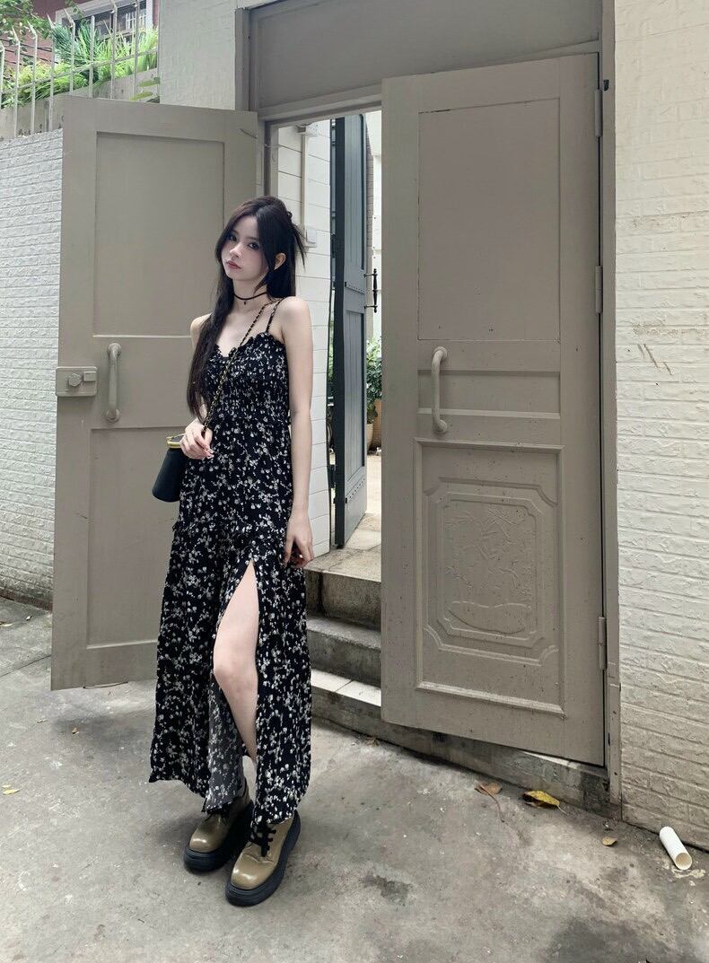 ĐẦM 2 DÂY MAXI HOA ĐEN XẺ TÀ