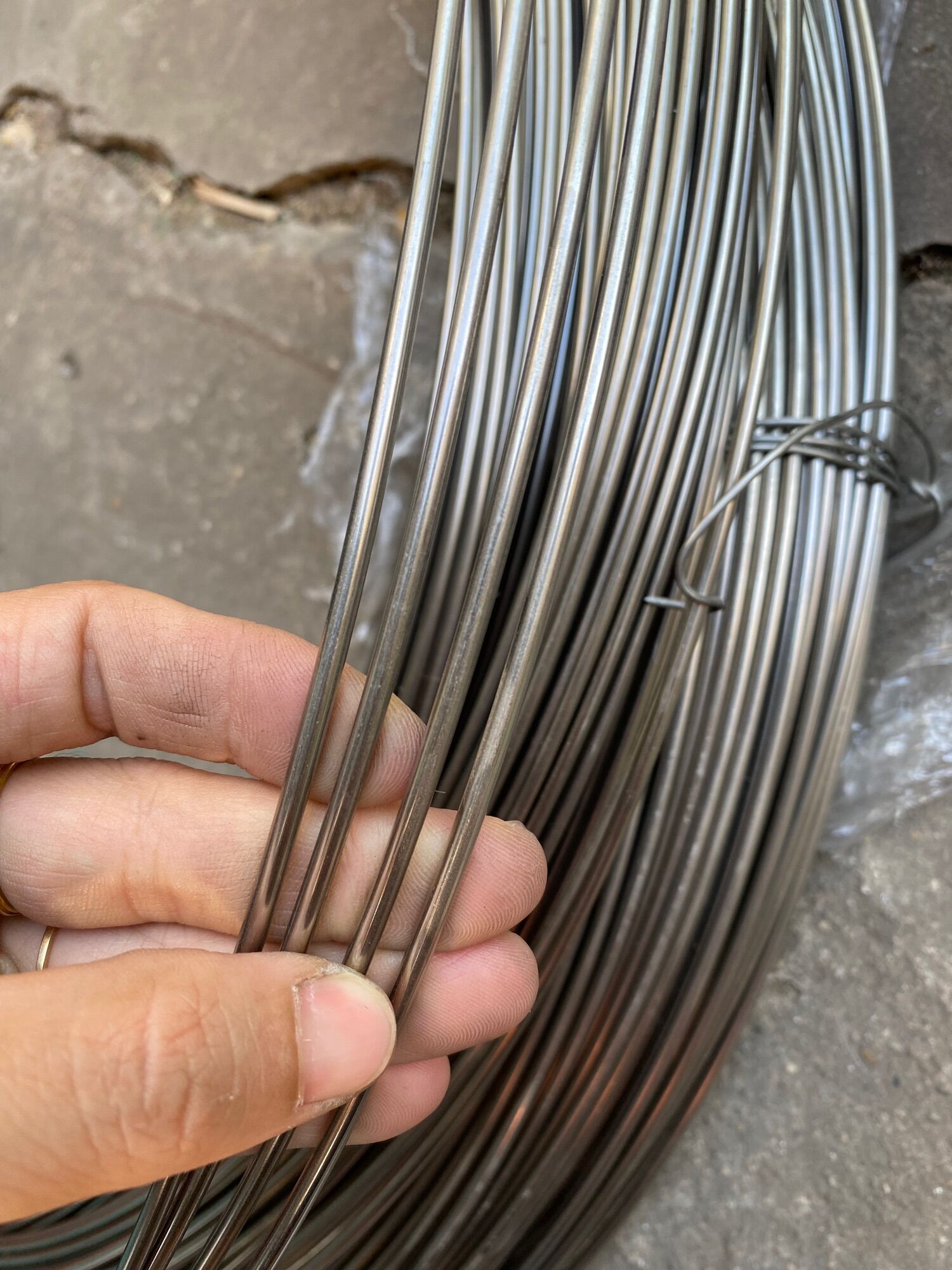 10 Mét dây inox 201 háng bóng không rỉ phân loại 2.5 li