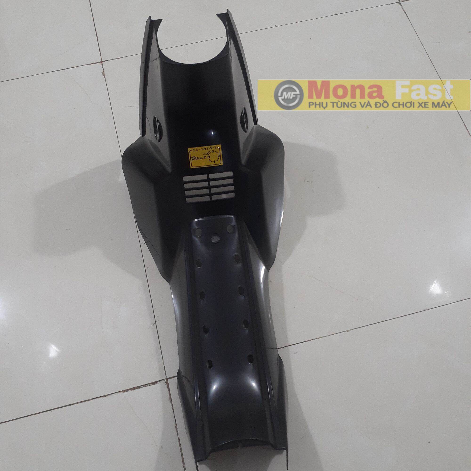 Yếm cắt xe Dream đen trắng