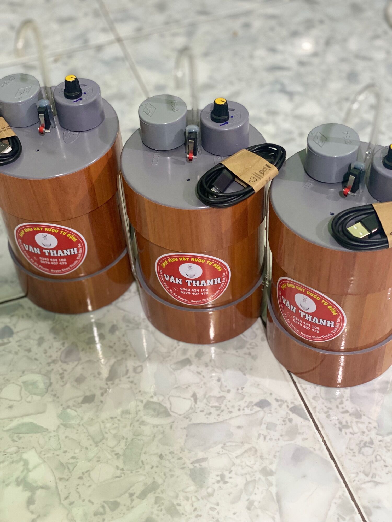 Bình rót rượu tự động , bình đựng rượu , bình giã gỗ 1.5l