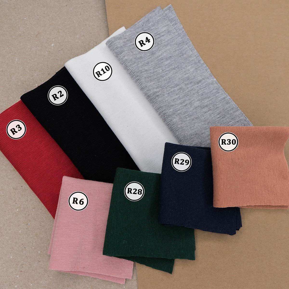 F612 Áo ôm trễ vai , cổ chocker rời