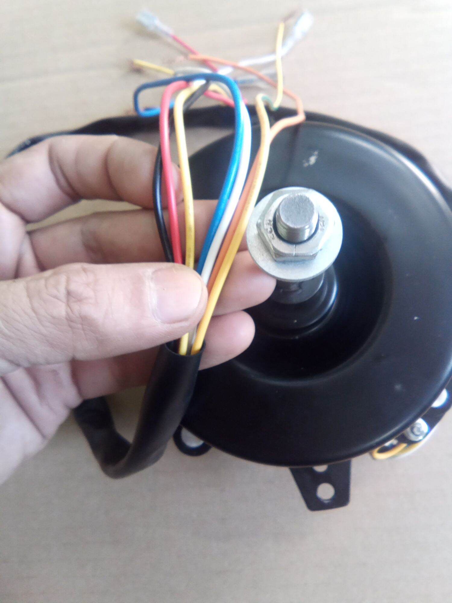 Mô tơ quạt điều hoà hơi nước 200W.