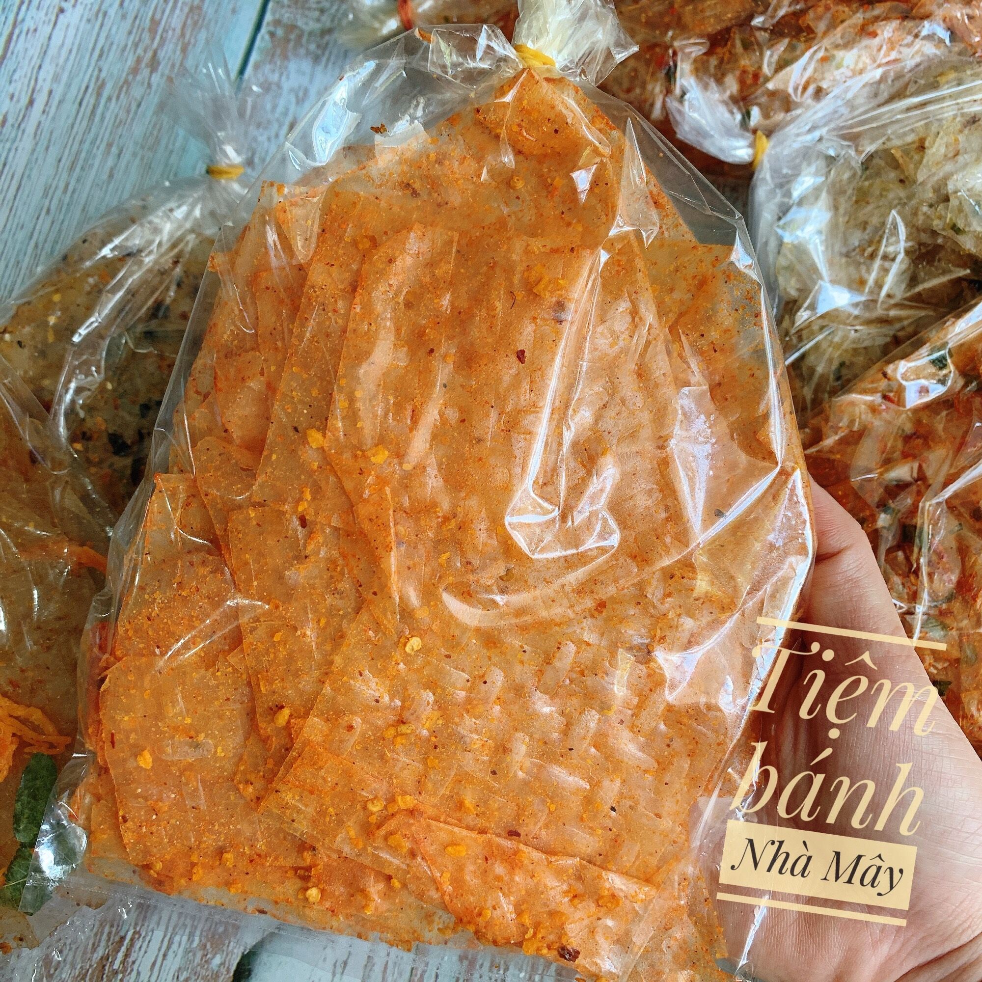 Bánh tráng tỏi bò cay tây ninh