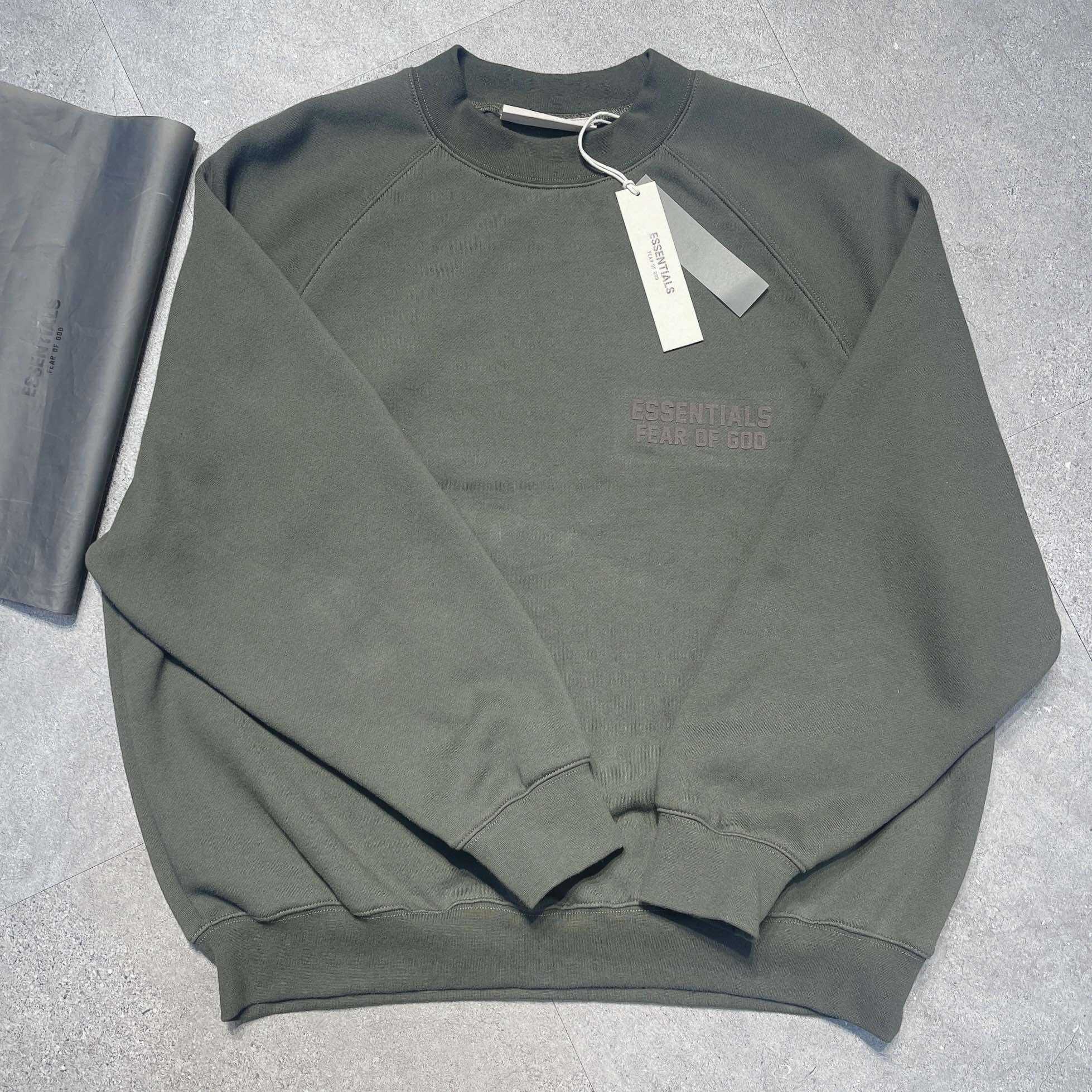 CHÍNH HÃNG - Áo Thun Sweater Fear of God Essentials Off Black (SS22)