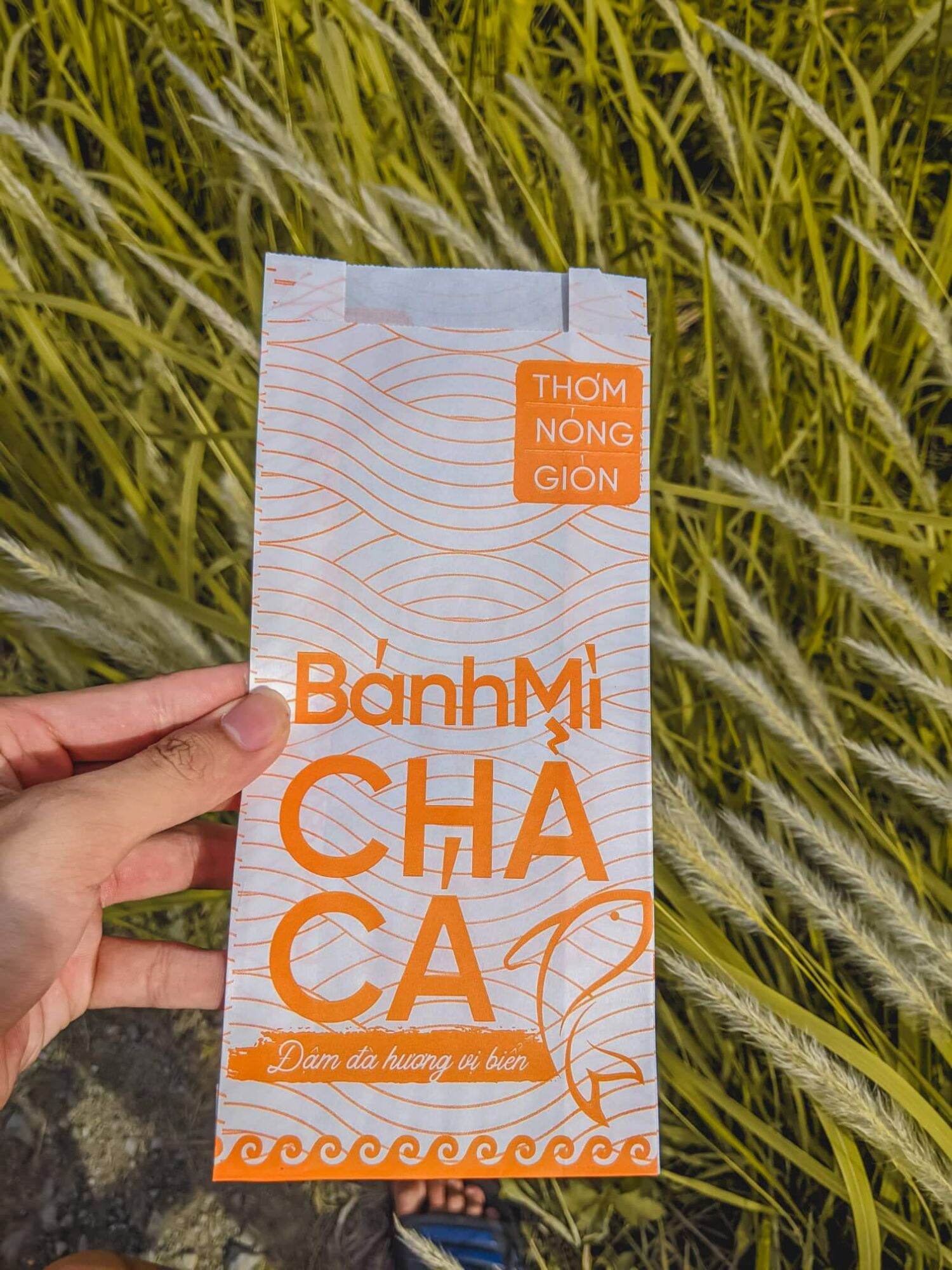 500 túi bánh mì chả cá cam
