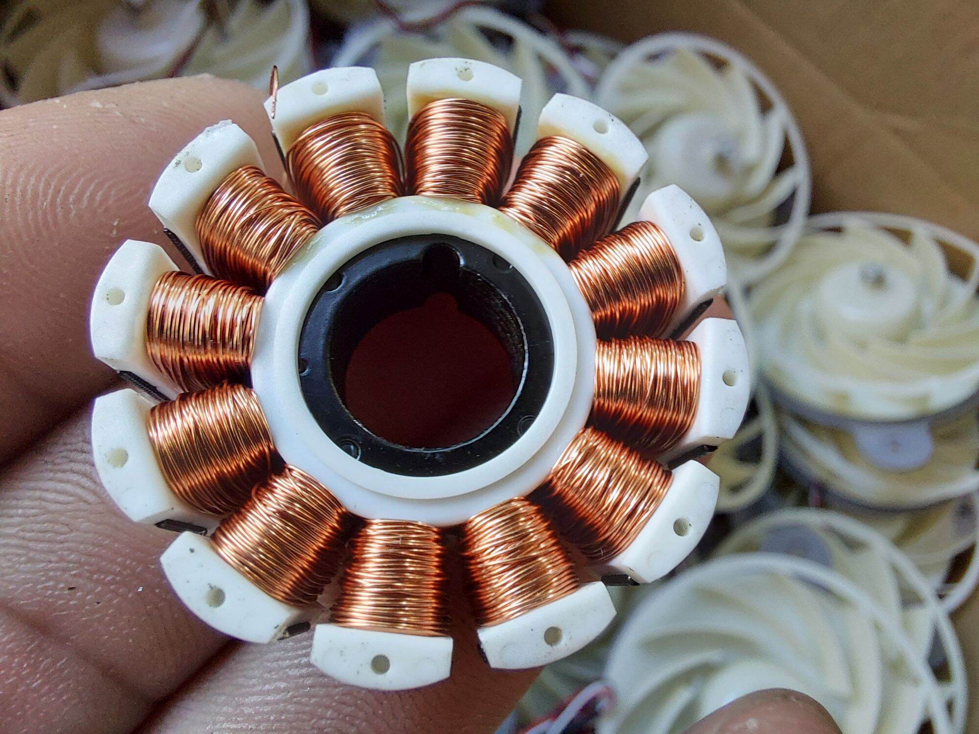 [HCM]2 Quạt làm mát Samsung 12v 1870 vòng/phút tháo máy.