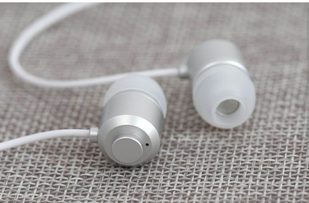 Tai nghe Bluetooth Roman Z6000s

(Trắng) fullbox 100%