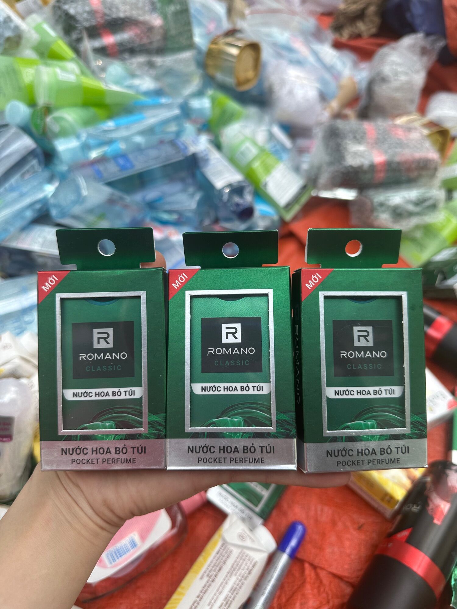 Romano nước hoa romano classic xanh lá cao cấp 18ml /250 lần xịt