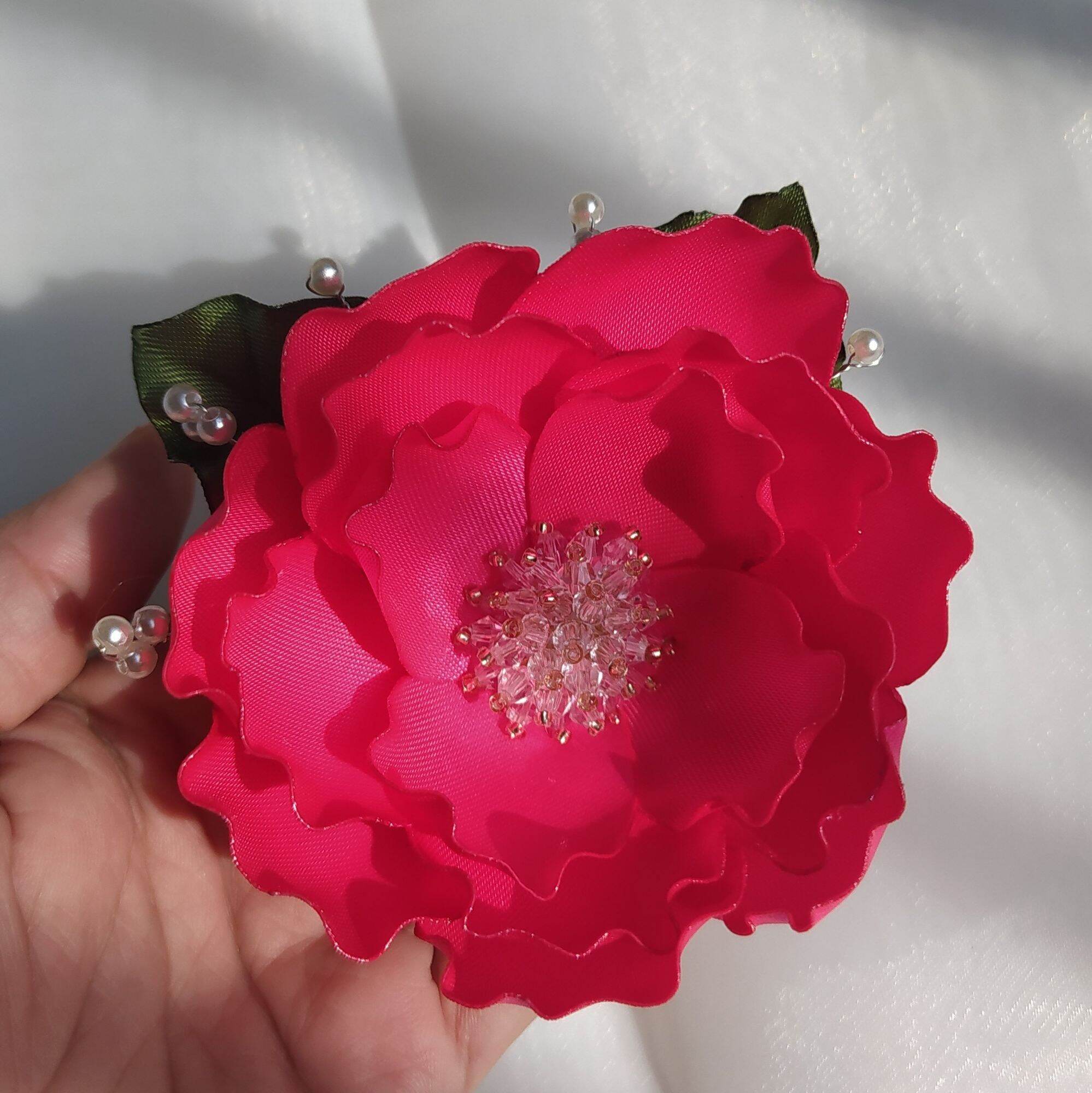 Hoa cài áo handmade Canto màu hồng phối hạt