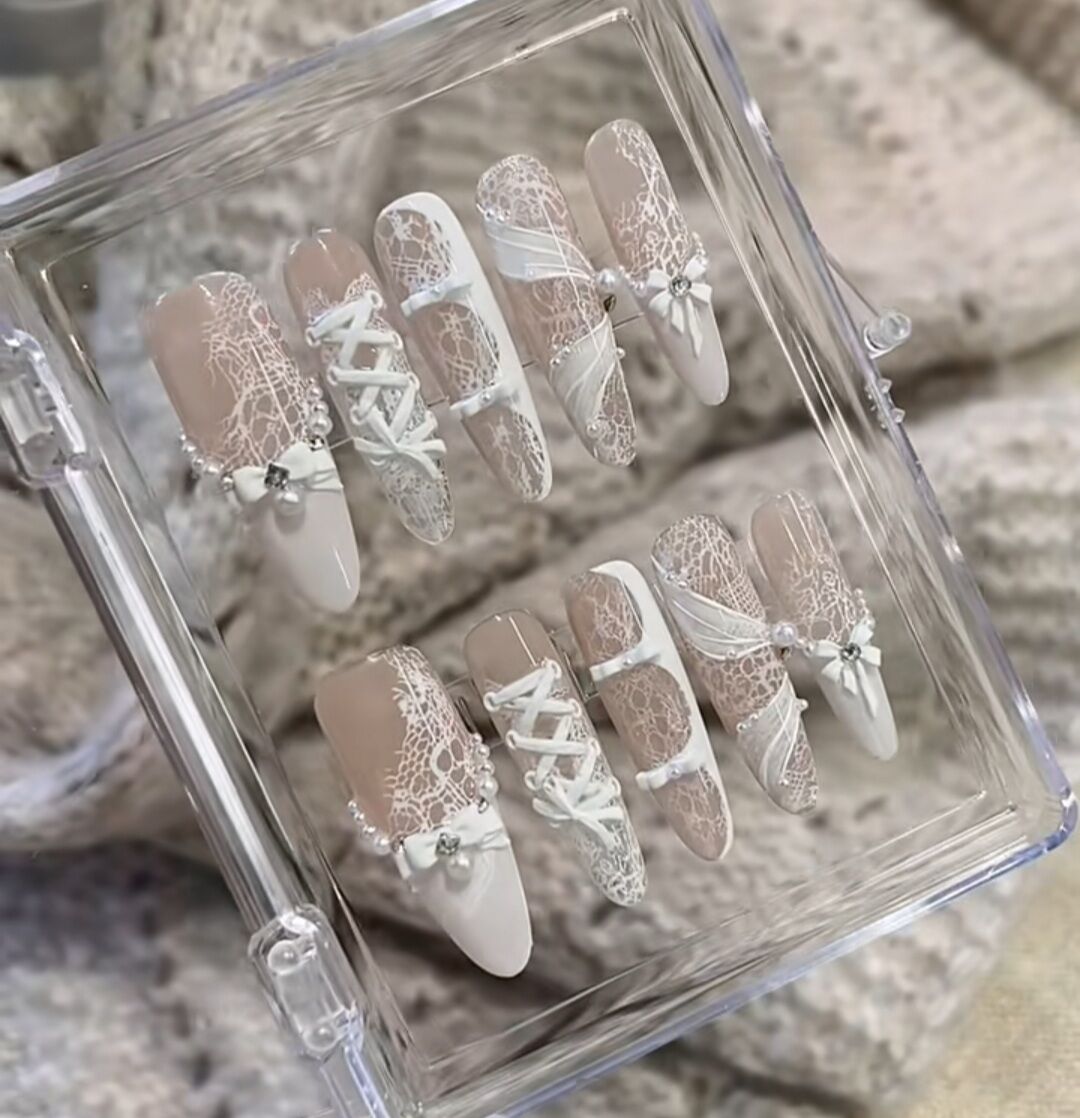 76 Nailbox Designs, White with Lace Patterns, Decorated with a Pretty Bow