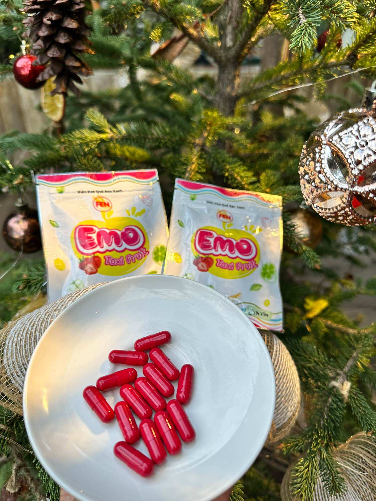 EMOSLIM EMODETOX GIẢM CÂN THIÊN NHIÊN CẤP TỐC(LƯU Ý:TẤT CẢ CHE TÊN SẢN PHẨM)