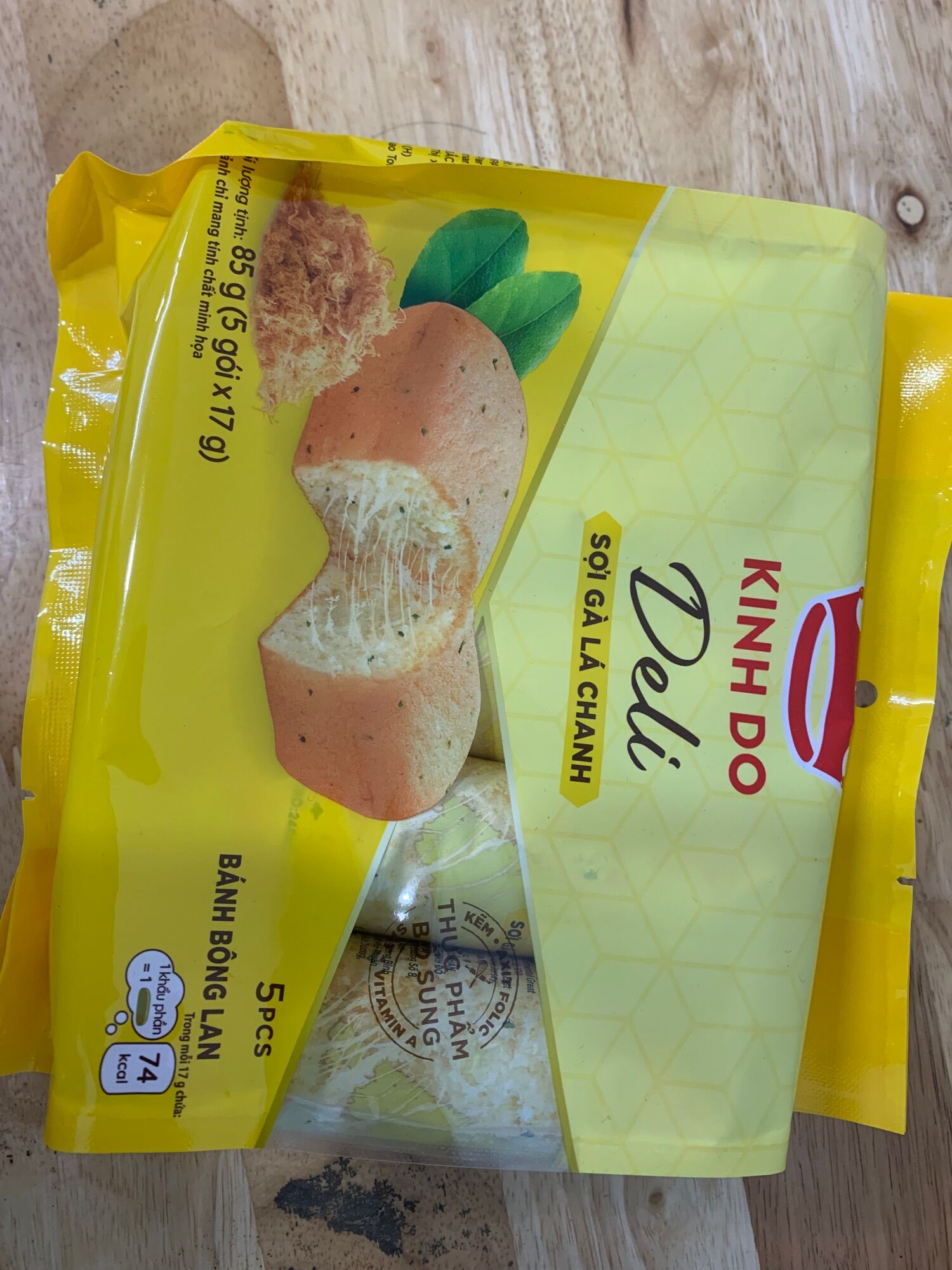 Bánh Bông lan Sợi Gà Lá Chánh Deli